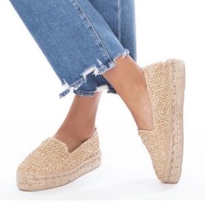 New in box Manebi raffia slip on. Great shoe removable insole super comfy.